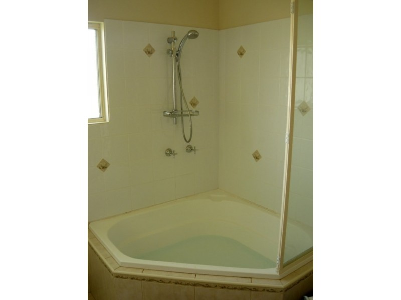 17 De Roma Close, Mena Creek QLD 4871