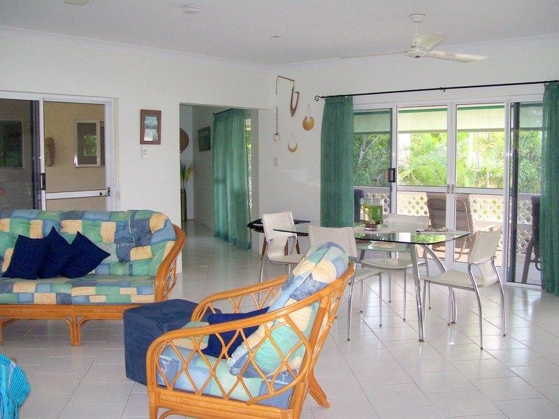 1 Maria Street, Flying Fish Point QLD 4860