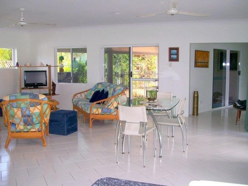 1 Maria Street, Flying Fish Point QLD 4860