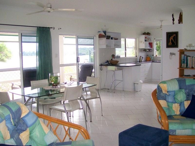 1 Maria Street, Flying Fish Point QLD 4860