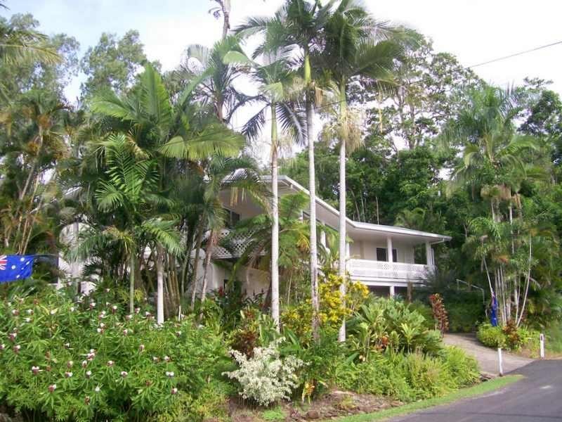 1 Maria Street, Flying Fish Point QLD 4860