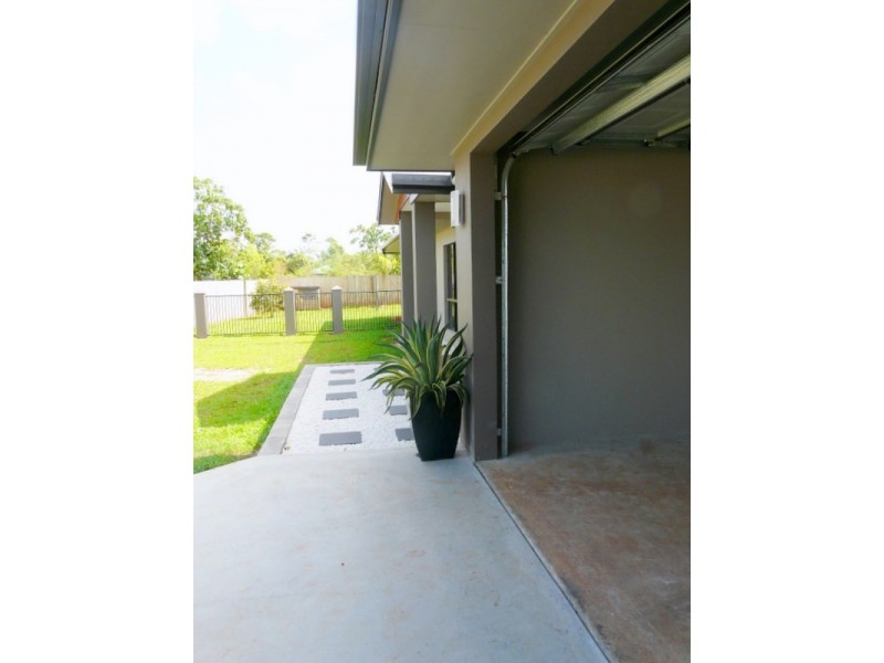 15 De Roma Close, Mena Creek QLD 4871