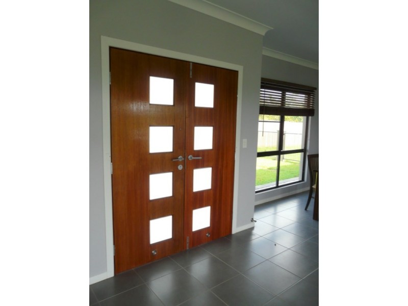 15 De Roma Close, Mena Creek QLD 4871