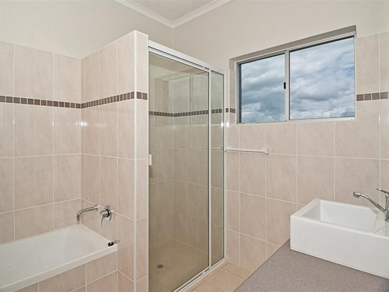 233 Etty Bay Road, Etty Bay QLD 4858