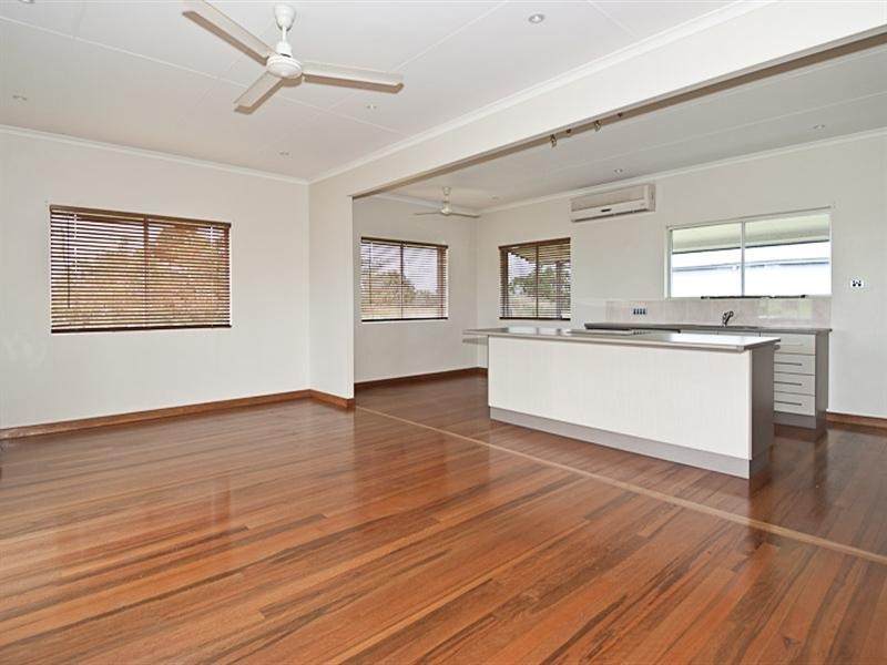 233 Etty Bay Road, Etty Bay QLD 4858