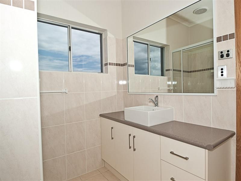 233 Etty Bay Road, Etty Bay QLD 4858