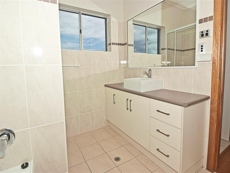 233 Etty Bay Road, Etty Bay QLD 4858