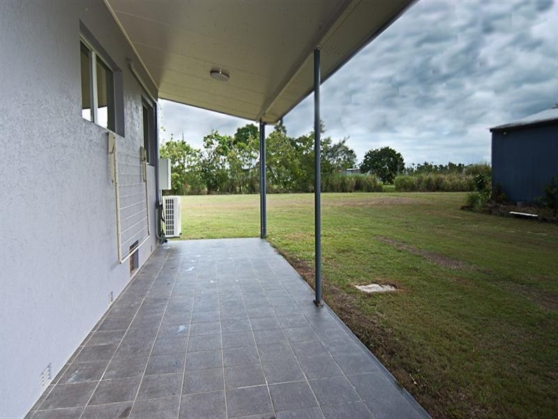 233 Etty Bay Road, Etty Bay QLD 4858