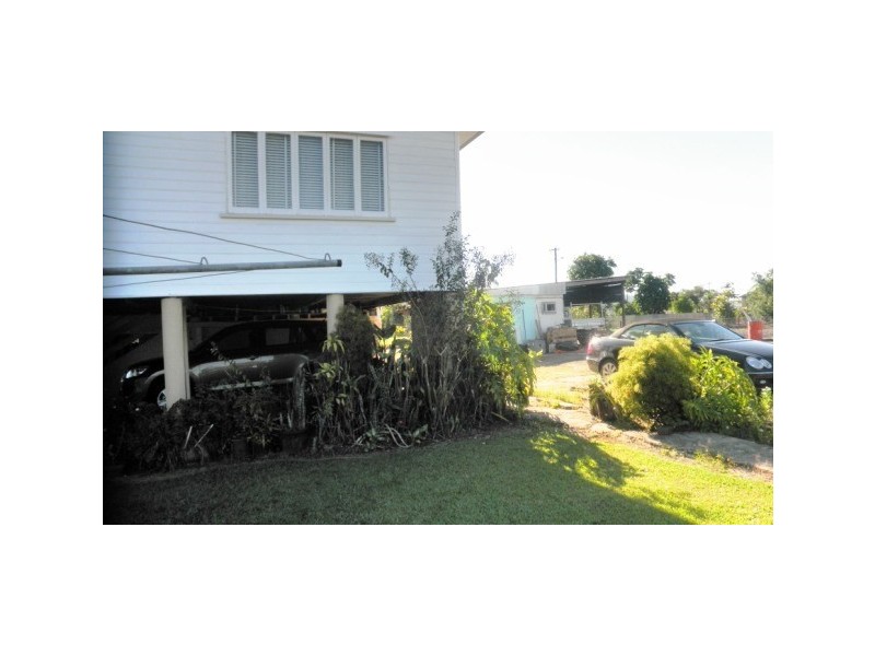 15 EDWARD, Silkwood QLD 4856