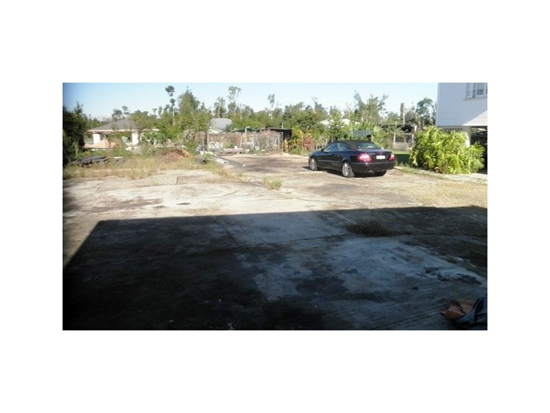 15 EDWARD, Silkwood QLD 4856