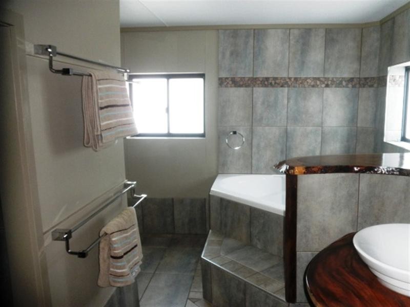 64 NEWMAN, Moresby QLD 4871