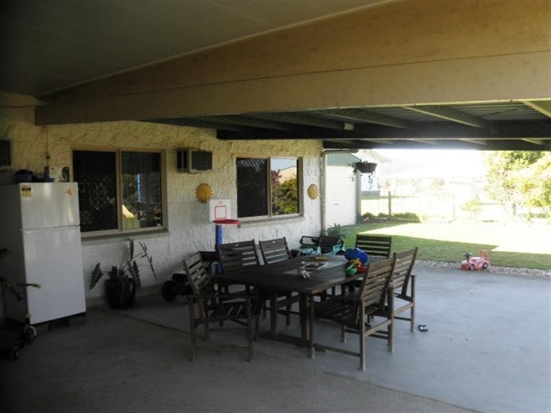 8 Broad, Etty Bay QLD 4858