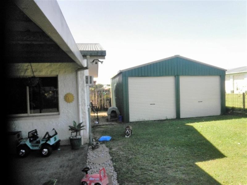 8 Broad, Etty Bay QLD 4858