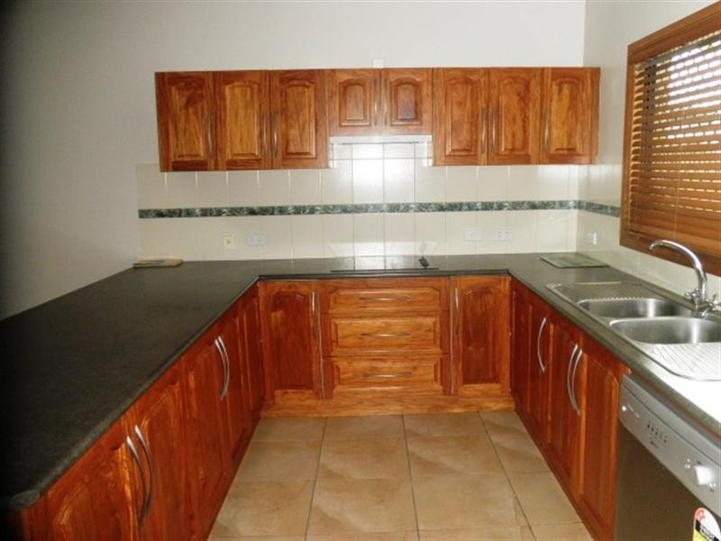 80 VICTORIA, Silkwood QLD 4856