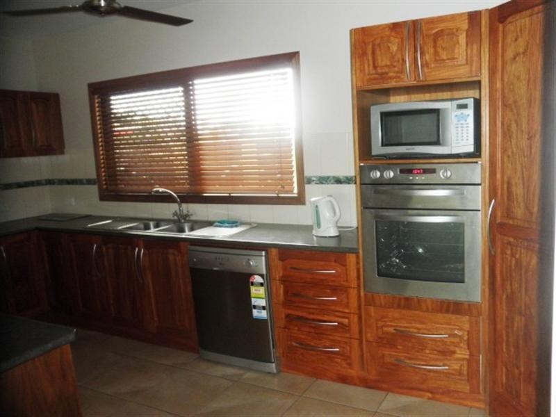 80 VICTORIA, Silkwood QLD 4856