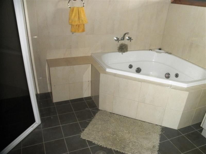 80 VICTORIA, Silkwood QLD 4856