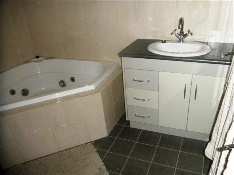 80 VICTORIA, Silkwood QLD 4856