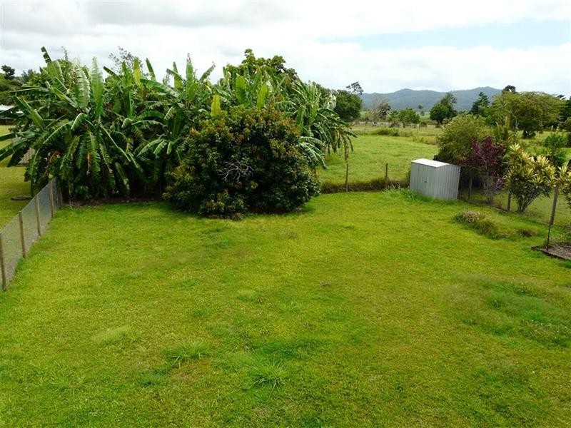 25 Acacia Street, Goondi Bend QLD 4860