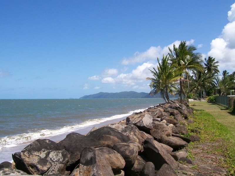 38 Elizabeth Street, Flying Fish Point QLD 4860