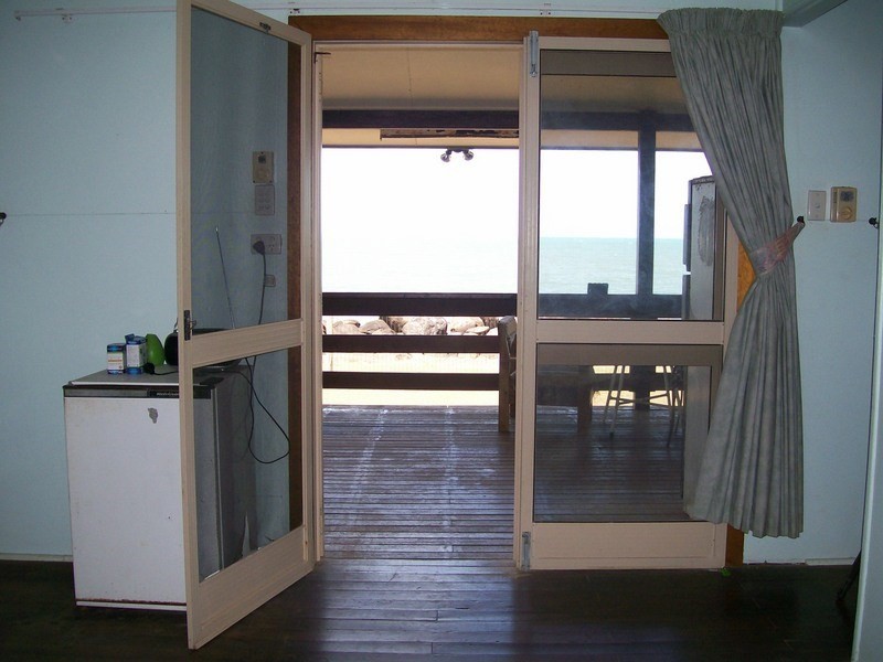 38 Elizabeth Street, Flying Fish Point QLD 4860