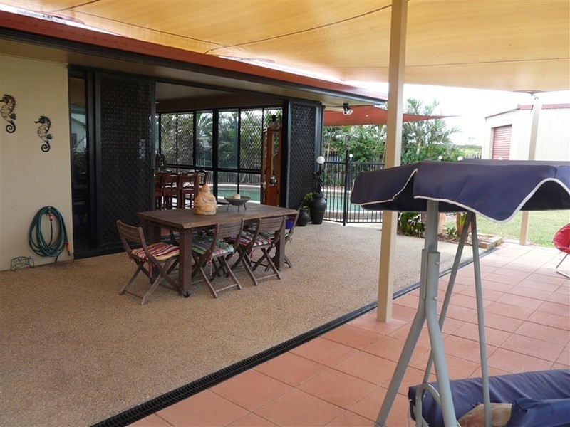 6 Broad Street, Etty Bay QLD 4858