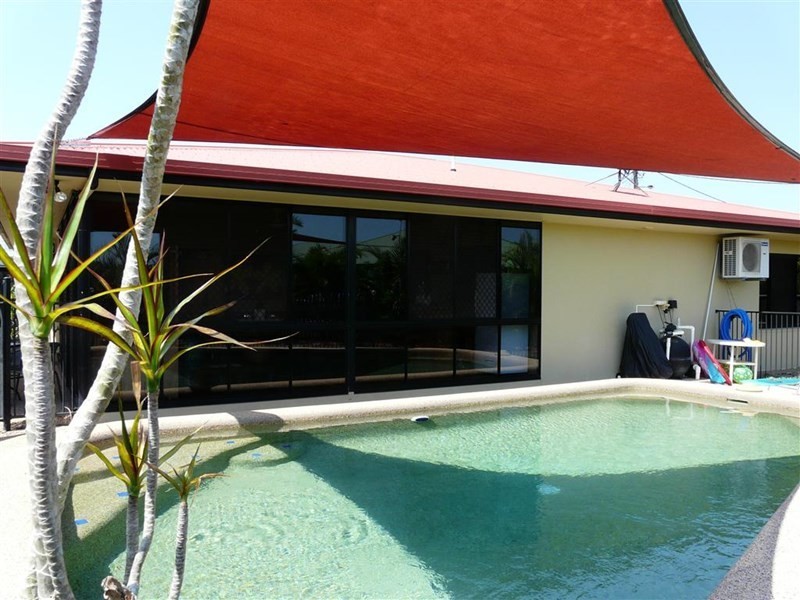 6 Broad Street, Etty Bay QLD 4858