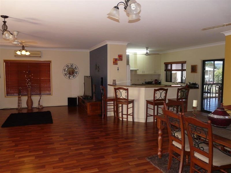 6 Broad Street, Etty Bay QLD 4858