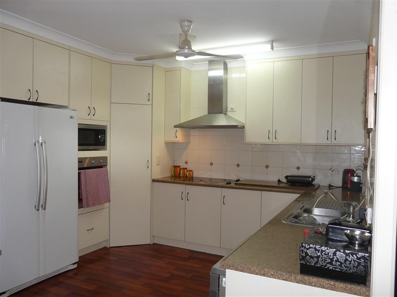 6 Broad Street, Etty Bay QLD 4858