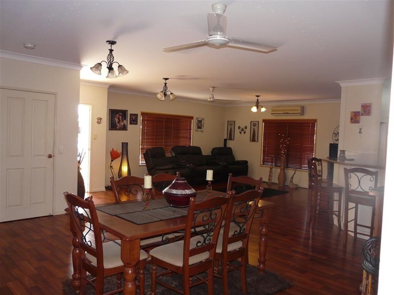 6 Broad Street, Etty Bay QLD 4858