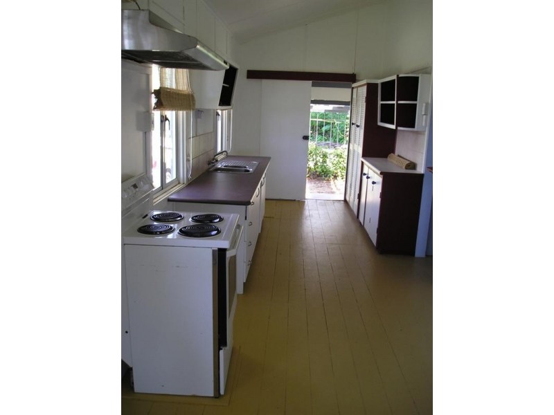 11 Esplanade, Flying Fish Point QLD 4860