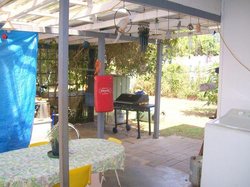11 Esplanade, Flying Fish Point QLD 4860