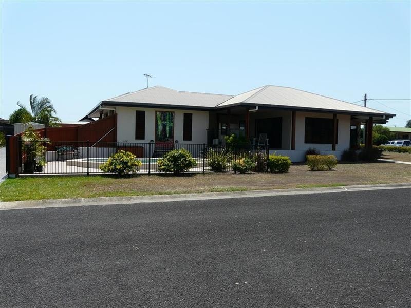 1 Hebblewhite Close, Etty Bay QLD 4858