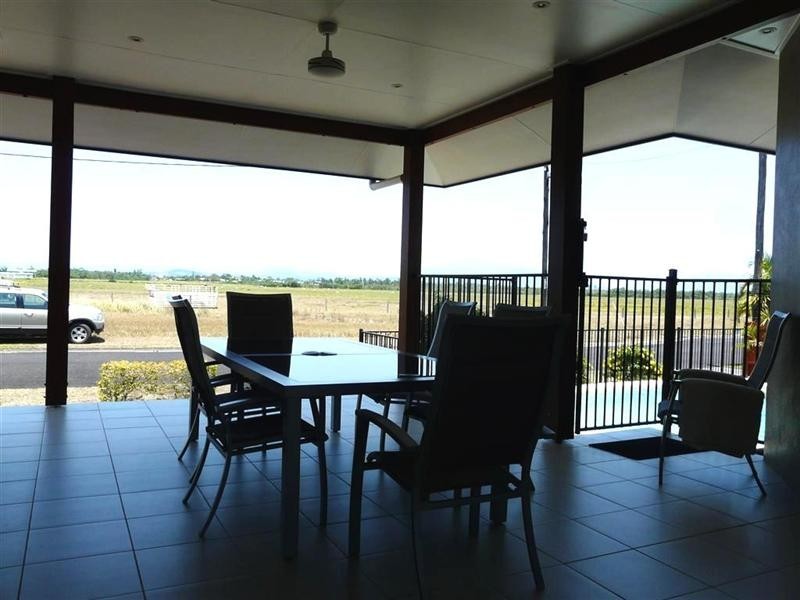 1 Hebblewhite Close, Etty Bay QLD 4858