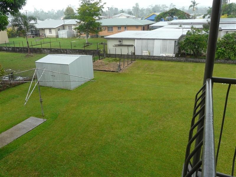 9 Graham Street, South Innisfail QLD 4860