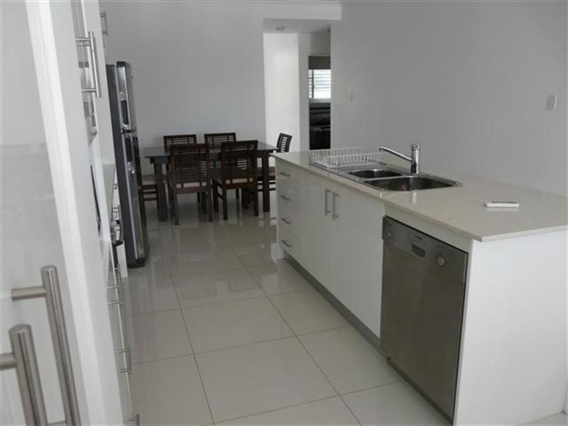 2/30-40 Fitzgerald Esplanade, Innisfail QLD 4860