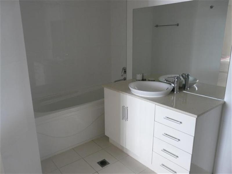 2/30-40 Fitzgerald Esplanade, Innisfail QLD 4860