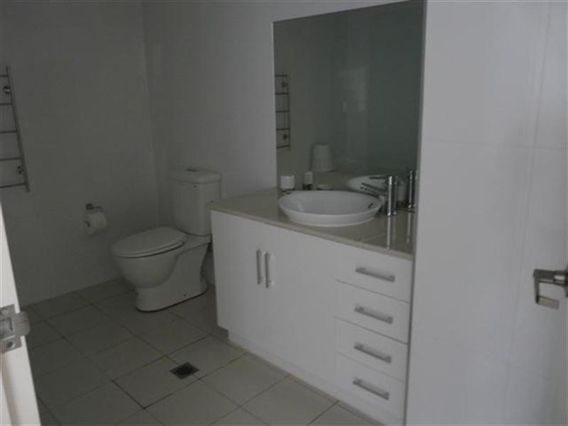 2/30-40 Fitzgerald Esplanade, Innisfail QLD 4860