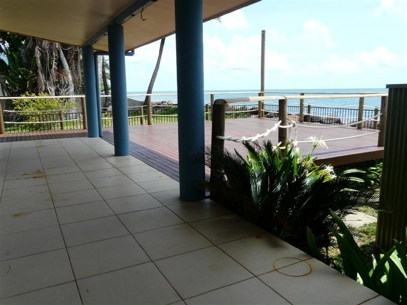 40 Elizabeth Street, Flying Fish Point QLD 4860