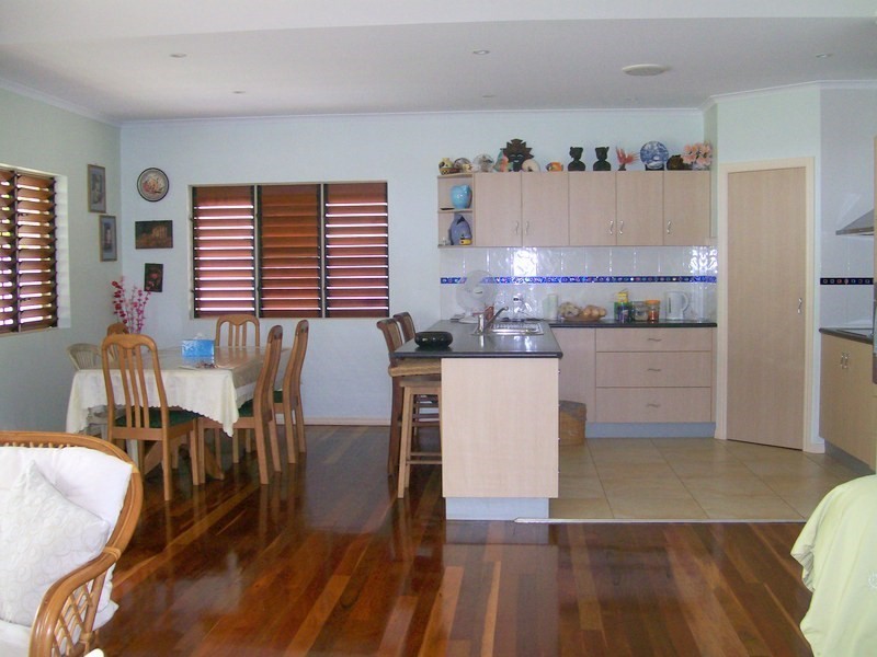 9 Esplanade, Flying Fish Point QLD 4860