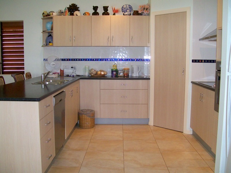 9 Esplanade, Flying Fish Point QLD 4860