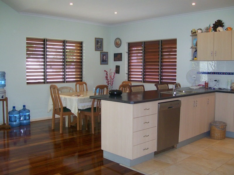 9 Esplanade, Flying Fish Point QLD 4860