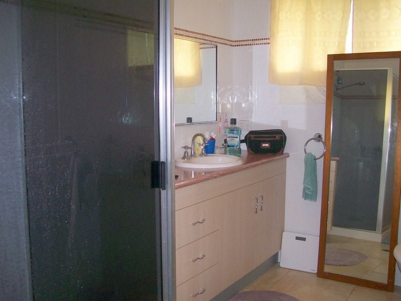 9 Esplanade, Flying Fish Point QLD 4860