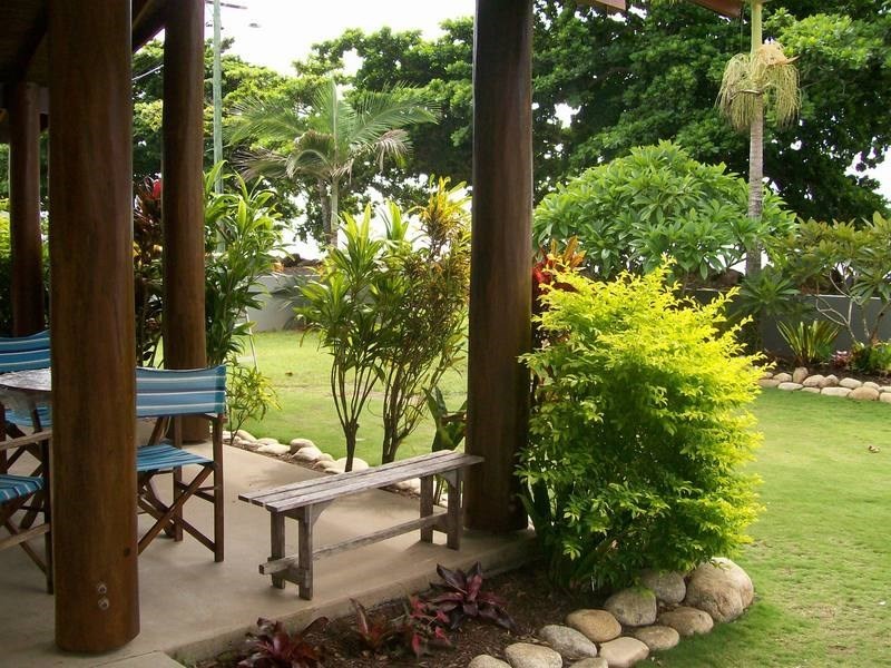 9 Esplanade, Flying Fish Point QLD 4860