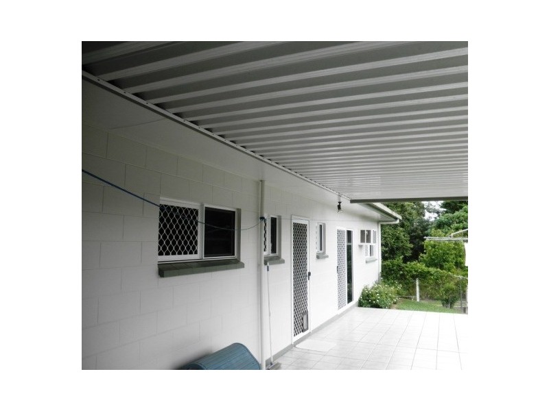 9 VANDELEUR, Innisfail QLD 4860