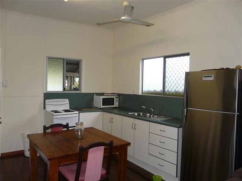 8 Judy Street, Flying Fish Point QLD 4860