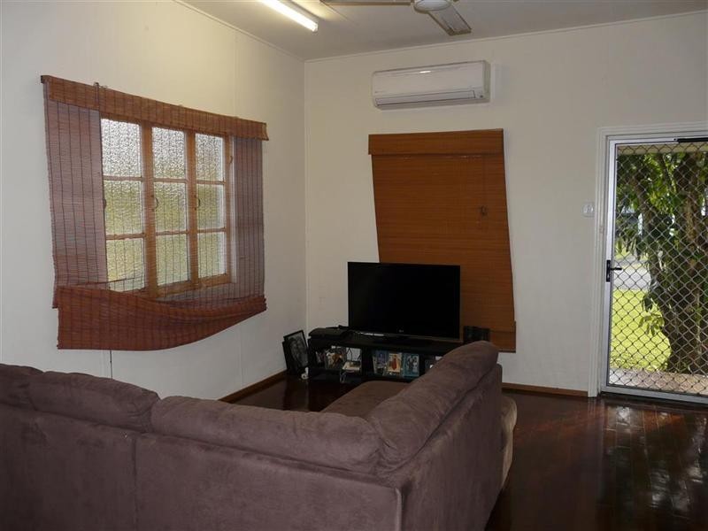 8 Judy Street, Flying Fish Point QLD 4860