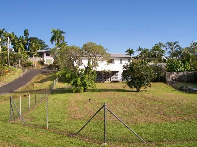 11 Bartle Street, Innisfail QLD 4860