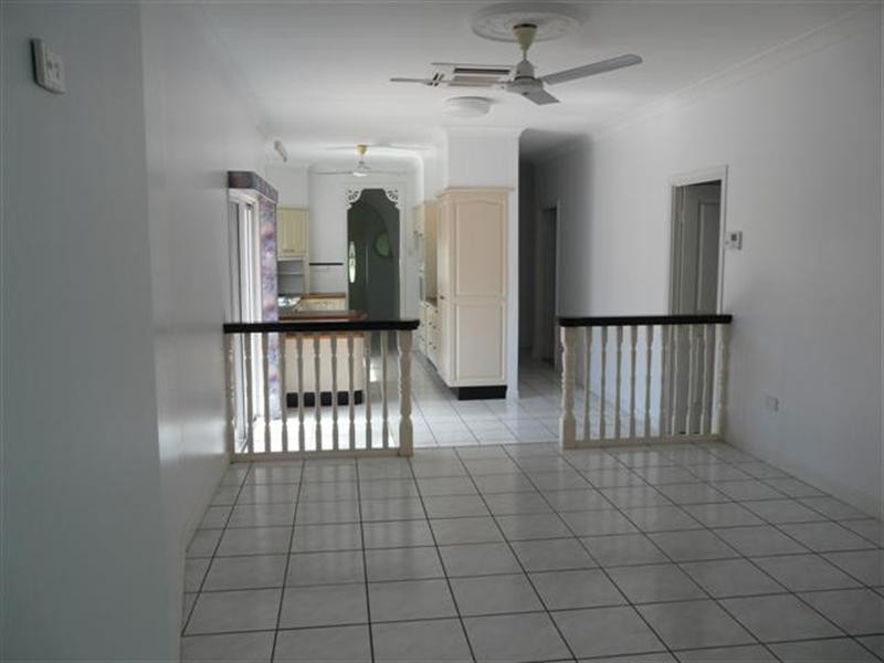 15 Enid, Flying Fish Point QLD 4860