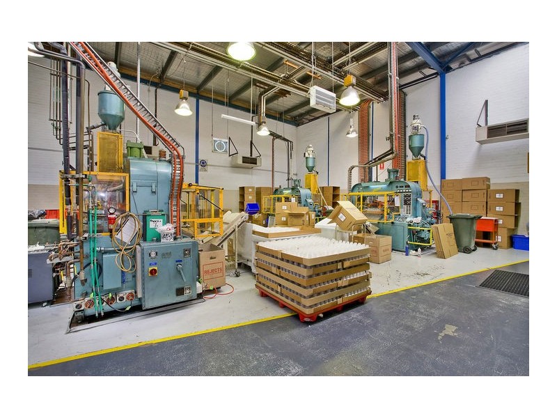 6 Helles Avenue, Moorebank NSW 2170