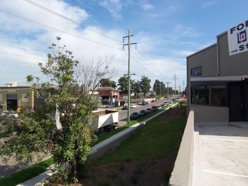 23/3 Kelso Crescent, Moorebank NSW 2170